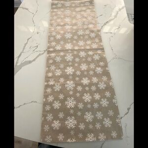 Snowflake table runner